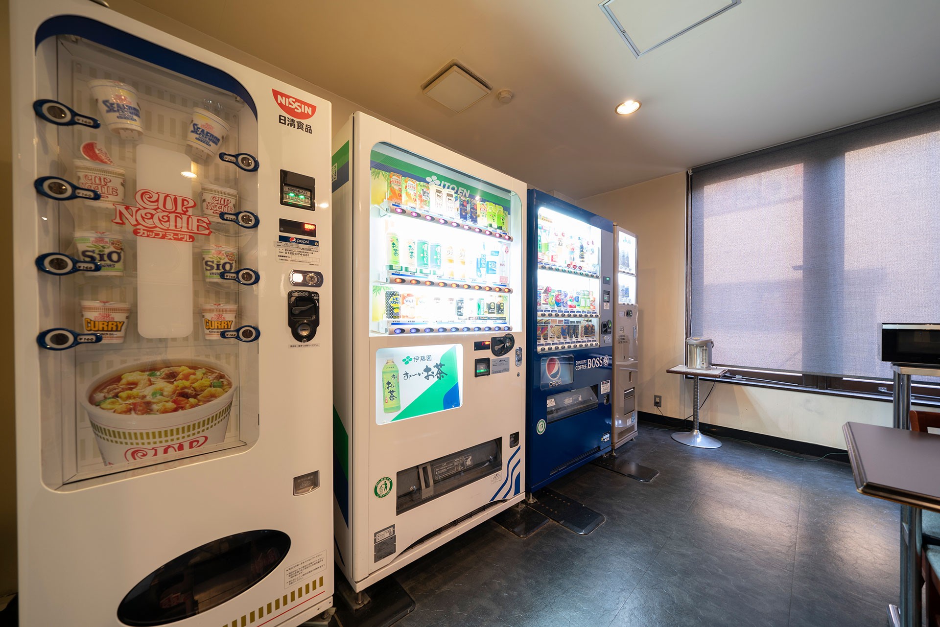 2F 自動販売機コーナー